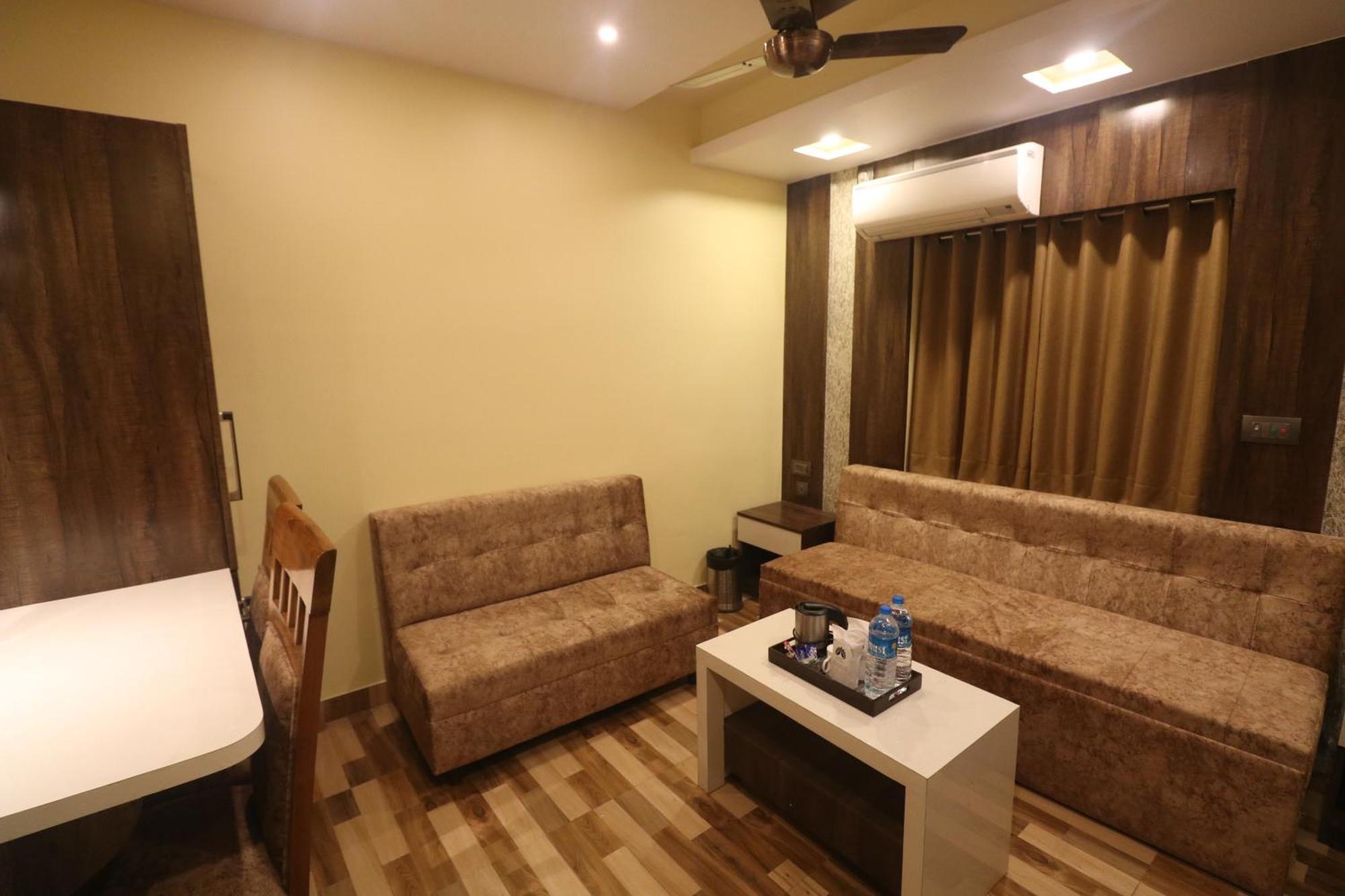 Mohar Residency Otel Kalküta Dış mekan fotoğraf