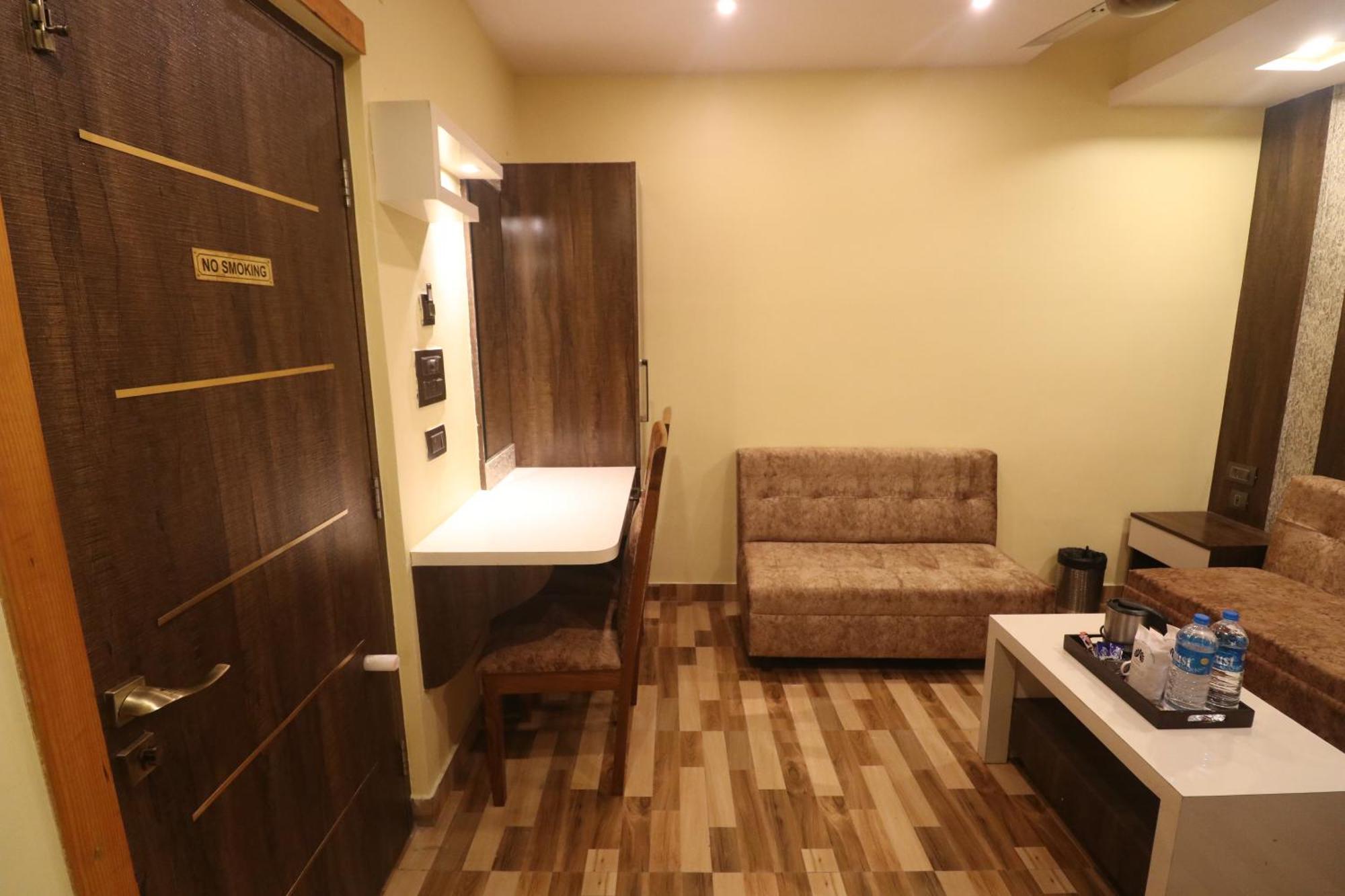 Mohar Residency Otel Kalküta Dış mekan fotoğraf